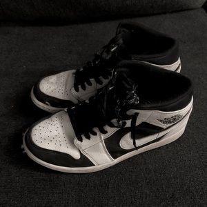 JORDAN retro 1 high top women’s size 9 sneaker
